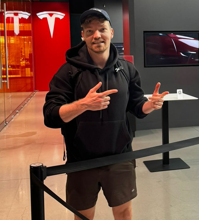 Software Developer Shames Airlines With New Website After Girlfriend’s Luggage Goes Missing Software Developer Shames Airlines With New Website After Girlfriend’s Luggage Goes Missing