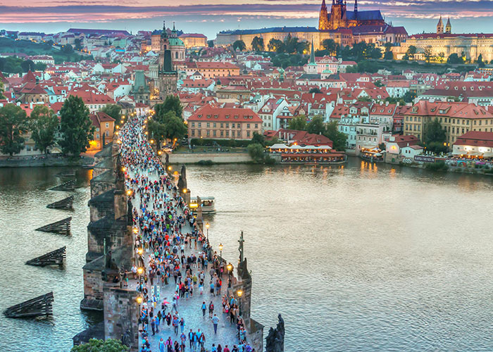 “Bad Human Behavior Everywhere”: 30 Places That Are No Longer Worth Visiting Due To The Crowds