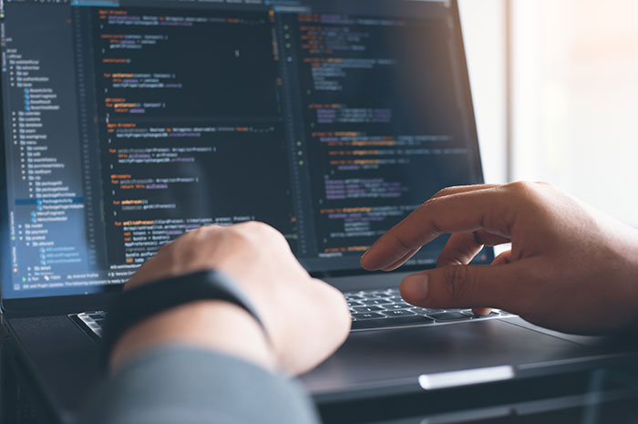 Software Developer Shames Airlines With New Website After Girlfriend’s Luggage Goes Missing Software Developer Shames Airlines With New Website After Girlfriend’s Luggage Goes Missing