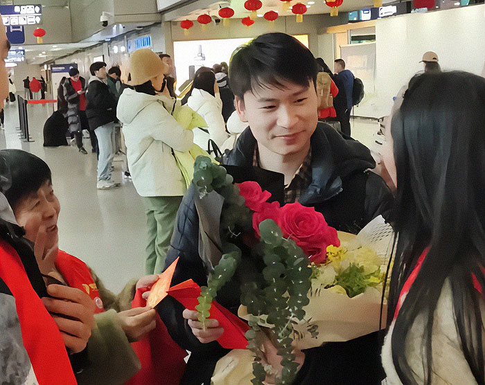 &ldquo;Where Have You Been?&ldquo;: Man Finds Birth Mom Nearly 3 Decades After Getting Lost In China