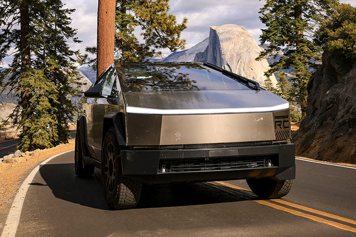 30 Modern-Day Signs Of Wealth That Will Most Likely Become Obsolete