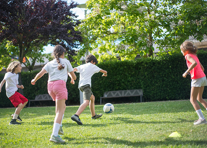 Parent Denies Punishing Their Skinny Twin After She Discovers True Motive Behind Family's Diet Shift Parent Denies Punishing Their Skinny Twin After She Discovers True Motive Behind Family's Diet Shift