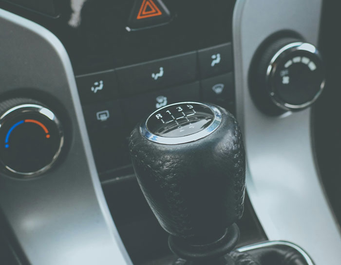 “NO Ads”: 30 Nearly Obsolete Items People Prefer Over Modern Alternatives