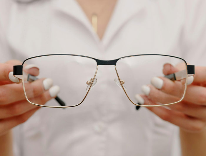 “NO Ads”: 30 Nearly Obsolete Items People Prefer Over Modern Alternatives