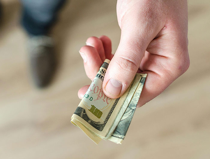 “NO Ads”: 30 Nearly Obsolete Items People Prefer Over Modern Alternatives