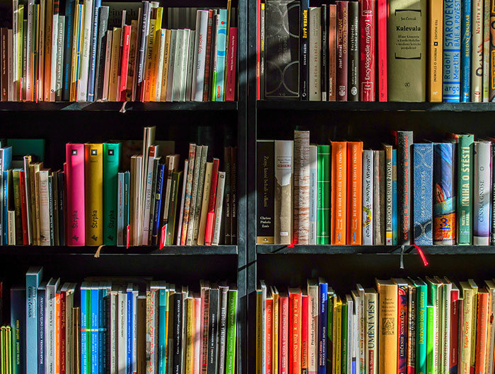 “NO Ads”: 30 Nearly Obsolete Items People Prefer Over Modern Alternatives