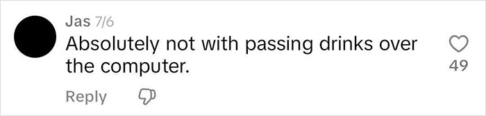 Woman Stuck Between Couple Using “Travel Hack” Shares Horrific Flight Experience Woman Stuck Between Couple Using “Travel Hack” Shares Horrific Flight Experience