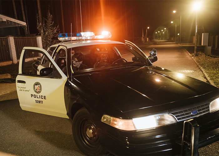 “What’s The Best Way You Have Seen Someone Screw Themselves Over?” (35 Answers)