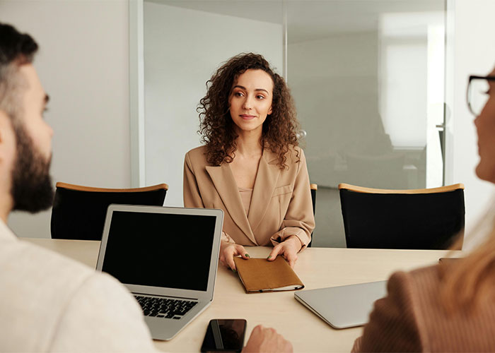 “What’s The Best Way You Have Seen Someone Screw Themselves Over?” (35 Answers)