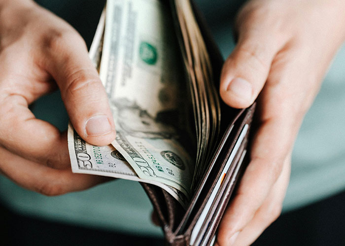 Rude Wedding Guests Complain About Terrible Pics Of Them, Get Shown Exactly Why That Happened