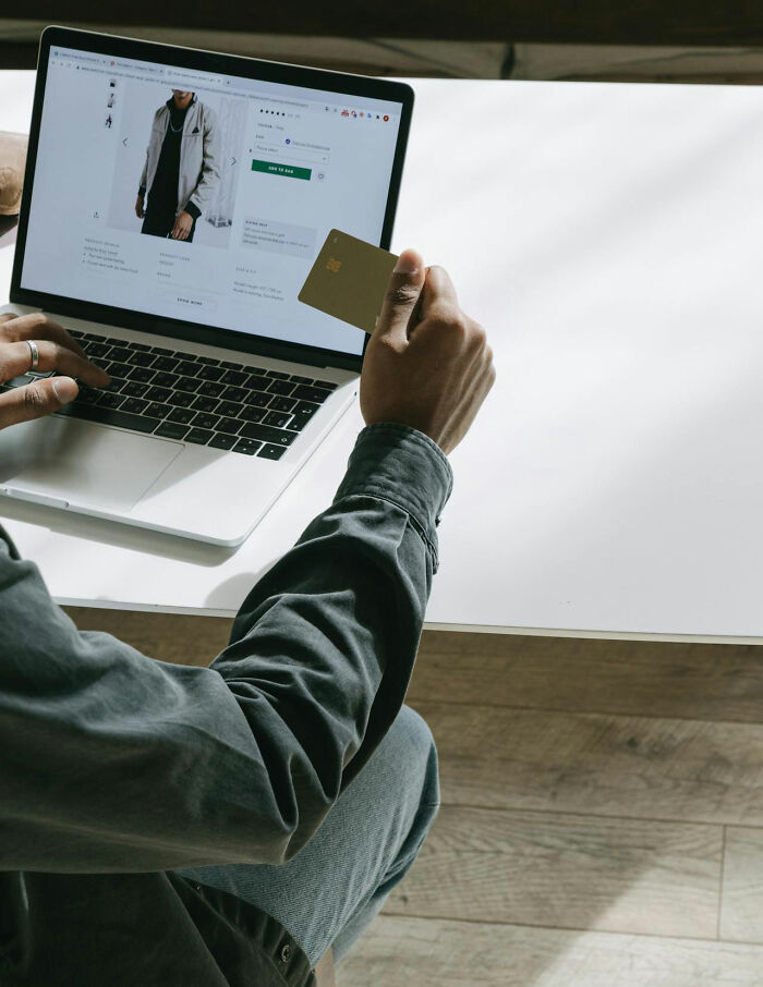 “We Can Hear You”: 30 Things Employees Know That Customers Usually Don’t