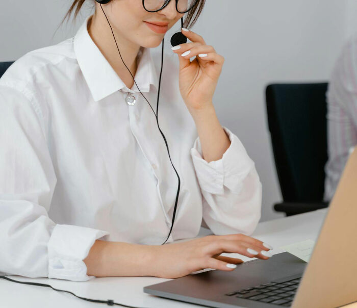 “We Can Hear You”: 30 Things Employees Know That Customers Usually Don’t