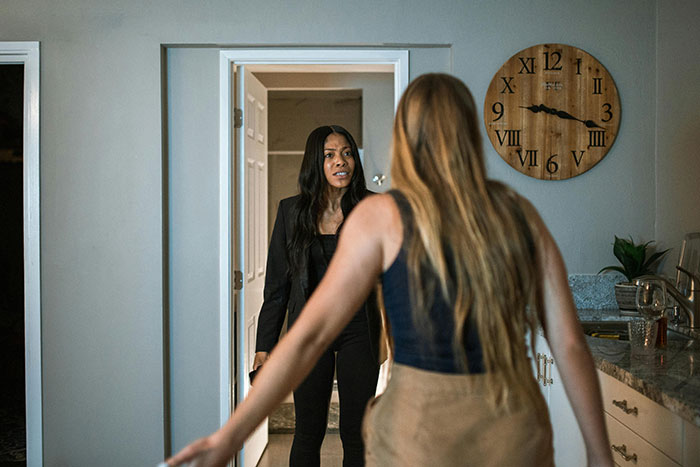 Woman Can't Take Care Of Sis Who Is Jobless, Useless With Chores And Eats Everything, Loses It