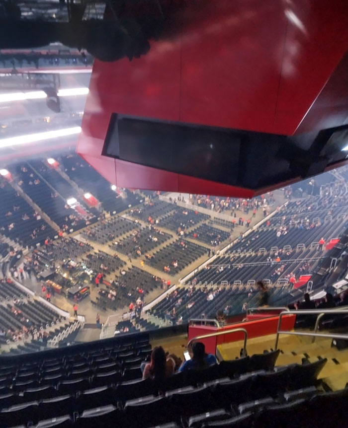 Las vistas al escenario en el concierto en el que estoy