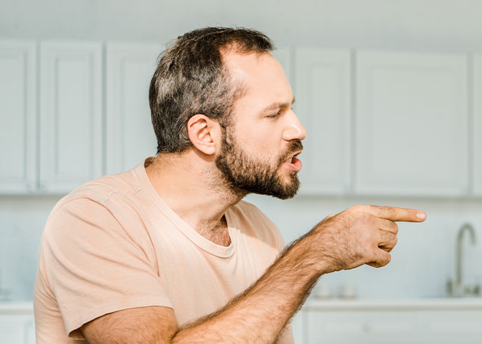 Woman Feels Taken Advantage Of By Brother, Offers A Compromise And Gets An Unexpectedly Negative Reaction