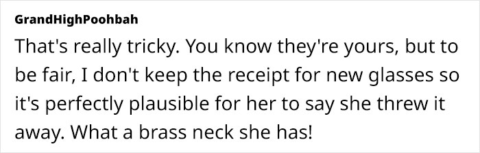 Woman Loses Glasses On Weekend Away With Friends, Suddenly Spots Them In Friend’s Photo Online Woman Loses Glasses On Weekend Away With Friends, Suddenly Spots Them In Friend’s Photo Online