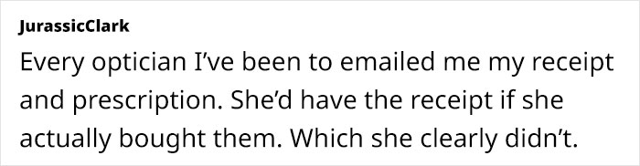 Woman Loses Glasses On Weekend Away With Friends, Suddenly Spots Them In Friend’s Photo Online Woman Loses Glasses On Weekend Away With Friends, Suddenly Spots Them In Friend’s Photo Online