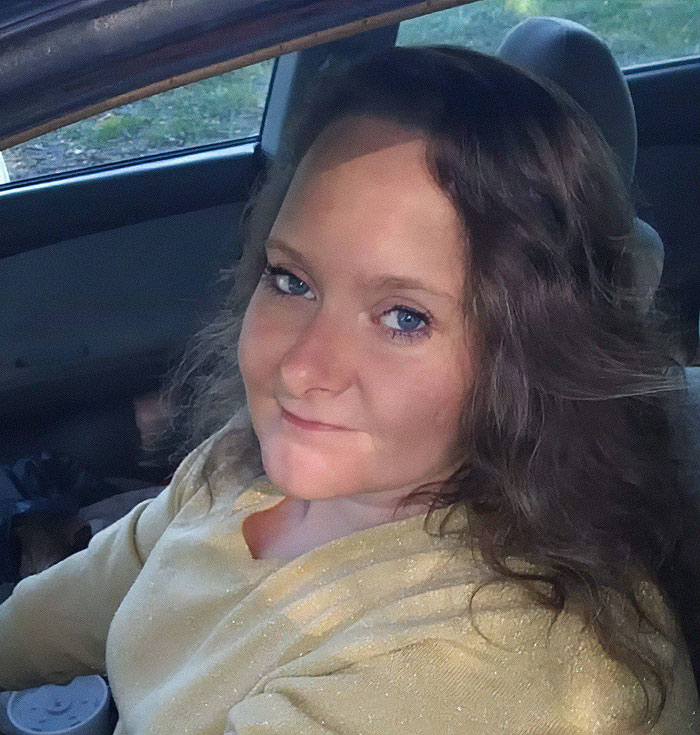 “Please Help Bury My Mama”: 11-Year-Old Boy Stands On Roadside For Two Days To Raise Money “Please Help Bury My Mama”: 11-Year-Old Boy Stands On Roadside For Two Days To Raise Money