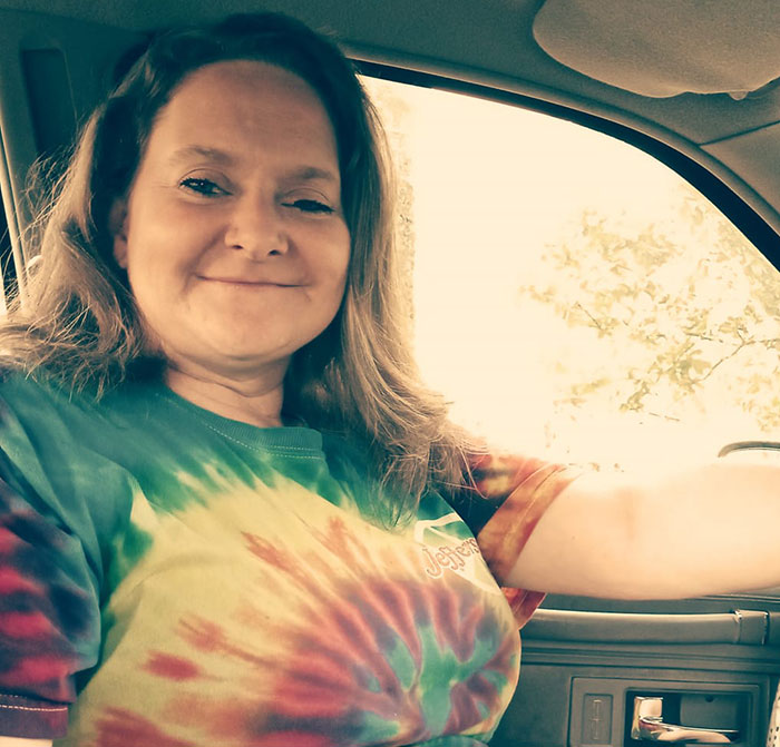 “Please Help Bury My Mama”: 11-Year-Old Boy Stands On Roadside For Two Days To Raise Money “Please Help Bury My Mama”: 11-Year-Old Boy Stands On Roadside For Two Days To Raise Money