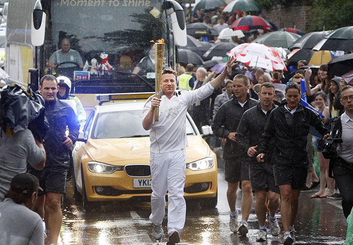 Snoop Dogg Carries Olympic Torch For Paris 2024 Games As "Special Correspondent" Snoop Dogg Carries Olympic Torch For Paris 2024 Games As "Special Correspondent"