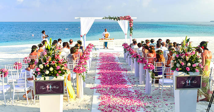 Neglectful Man Enraged That He Can’t Walk Stepdaughter Down The Aisle, She Calls Him A Hypocrite