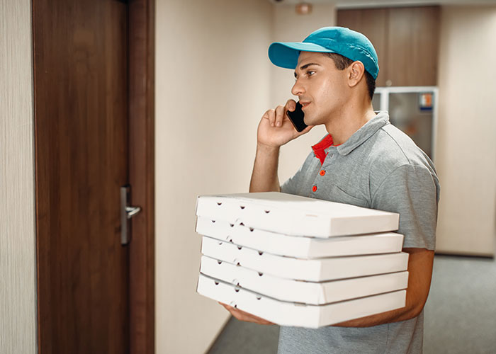 “I Can’t Believe This Really Happened”: 35 Of The Wildest Stories From Pizza Delivery Guys