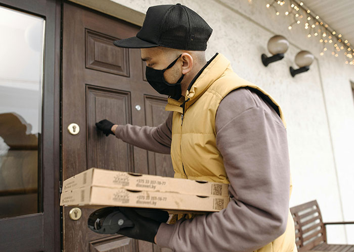 “I Can’t Believe This Really Happened”: 35 Of The Wildest Stories From Pizza Delivery Guys