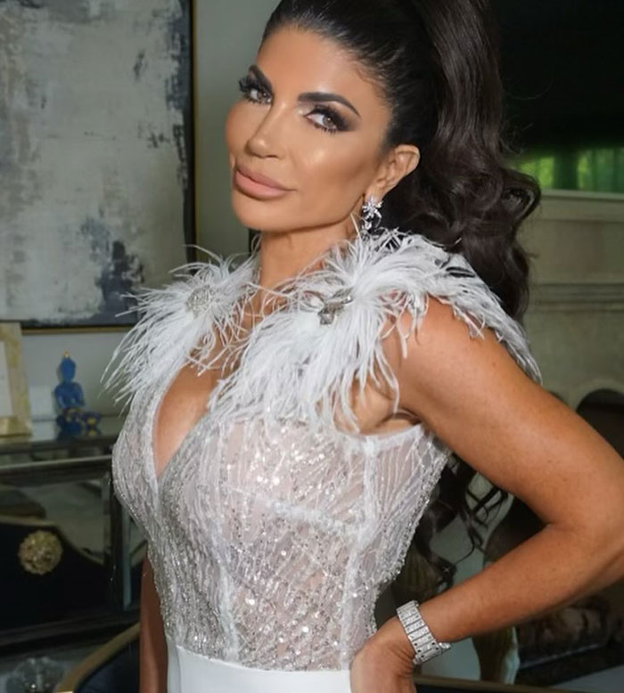 &ldquo;Winner Of The Worst Photo Edit&rdquo;: Fans Stunned By Teresa Giudice&rsquo;s Photoshop Fail