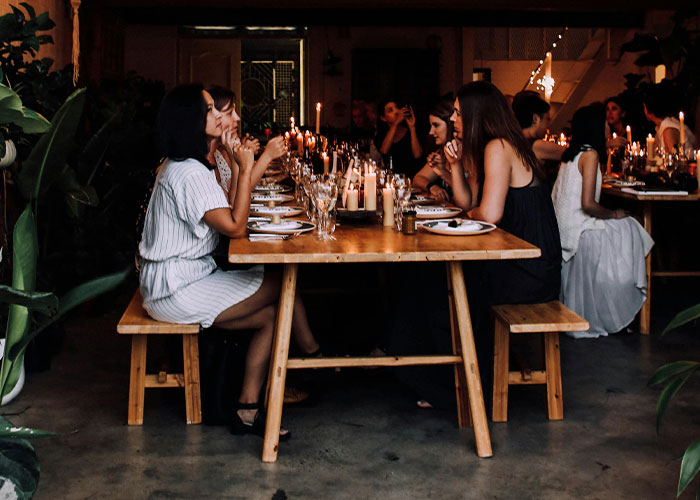 20 Invitaciones con exigencias ridículas que la gente se vio obligada a seguir