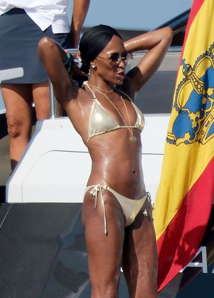 Naomi Campbell&rsquo;s Bikini Pics Have Fans Asking, &ldquo;What The Hell Is In Her Bathing Suit?&rdquo;