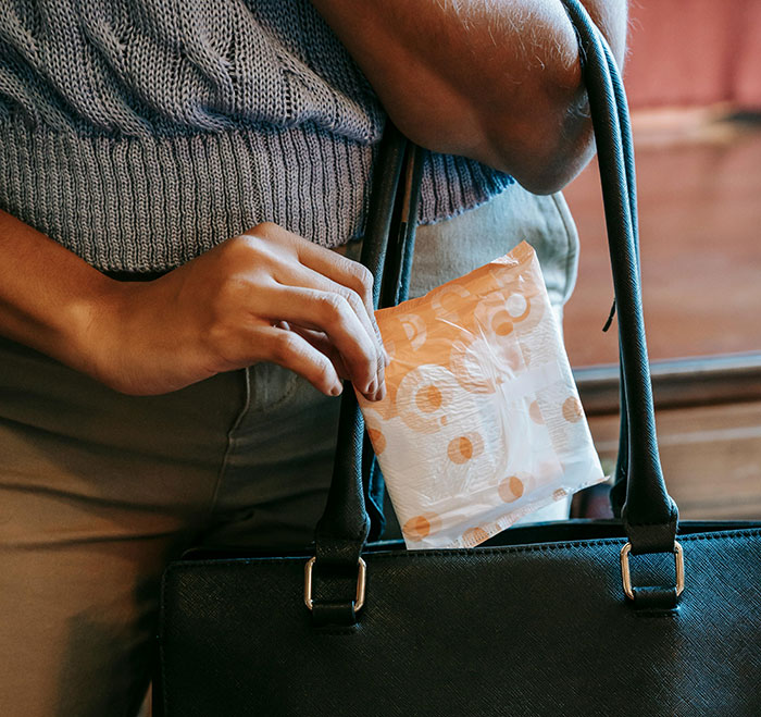 Guy Tries To Be Patient With "Gross" GF, Can't Handle It Anymore