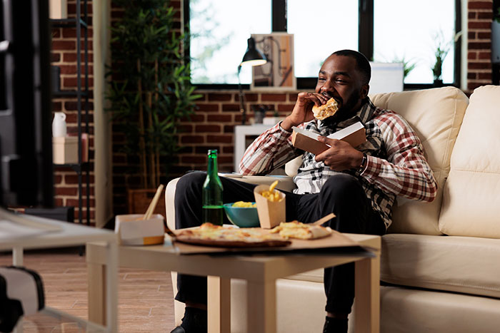 Woman Leaves Husband For 3 Weeks, Comes Back To Series Of Unfortunate Events Woman Leaves Husband For 3 Weeks, Comes Back To Series Of Unfortunate Events