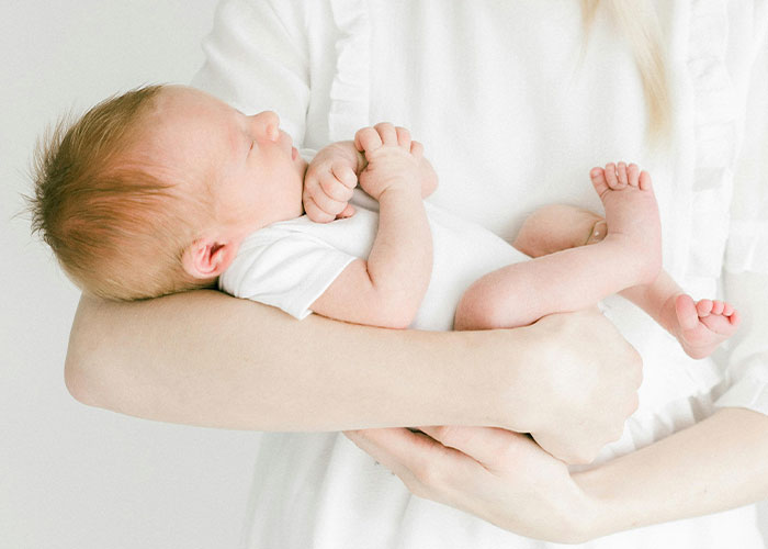 30 Doctors And Nurses Spill The Tea About What Happens When The Baby Looks Like Not The Dad’s