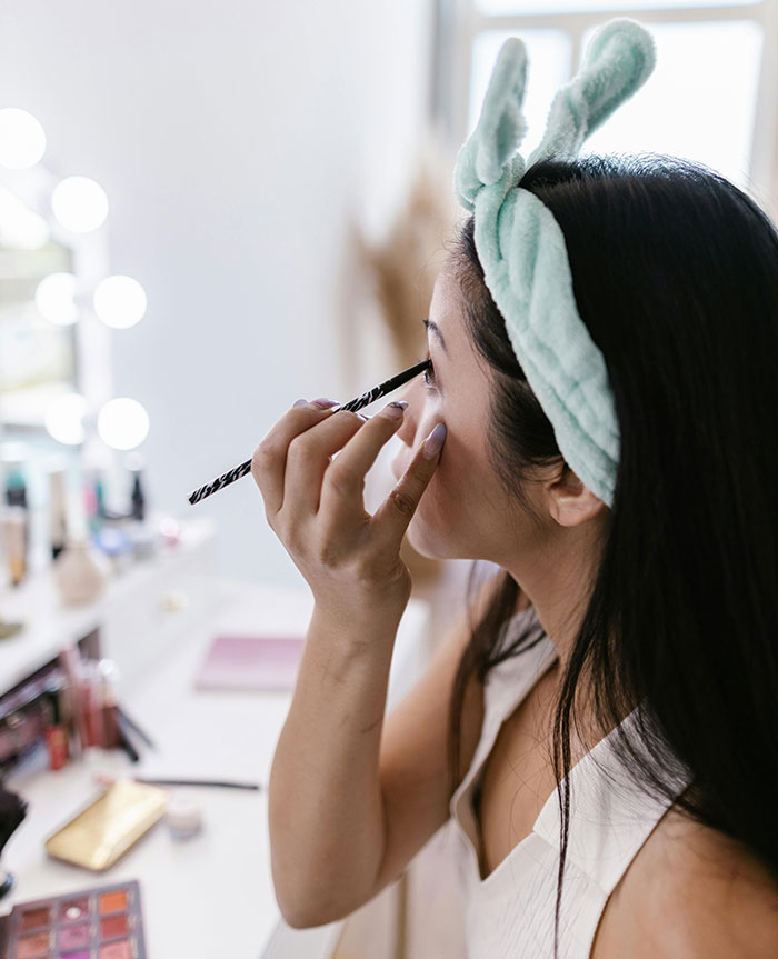 “A Blessing In Disguise”: Everyday Women Flaunt Their “Ugly Privilege” Online “A Blessing In Disguise”: Everyday Women Flaunt Their “Ugly Privilege” Online