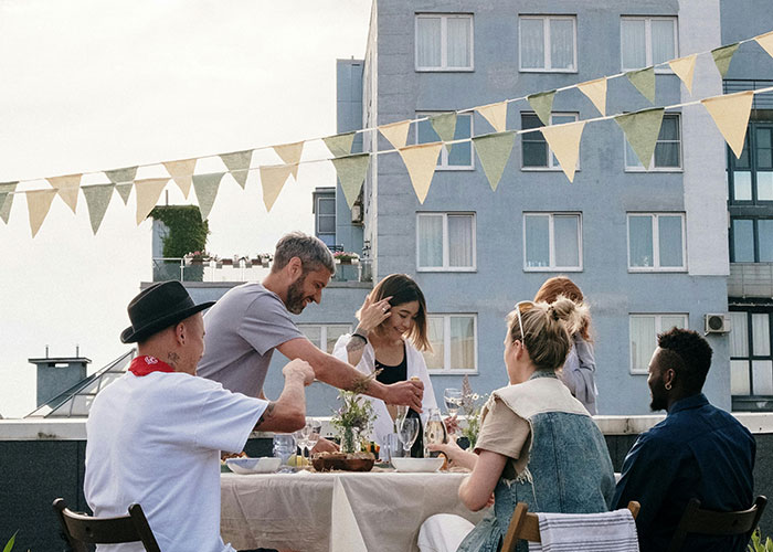 &ldquo;She&rsquo;s Crazy&rdquo;: Newcomer Doesn&rsquo;t Want To Join Neighborhood Tradition, Karen Doesn&rsquo;t Take No For An Answer