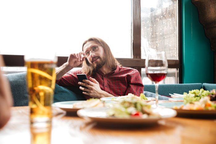 &ldquo;Isn&rsquo;t That Like A $60K Fine?&rdquo;: Customer At Restaurant Is Asked To Leave As He Has Service Dog