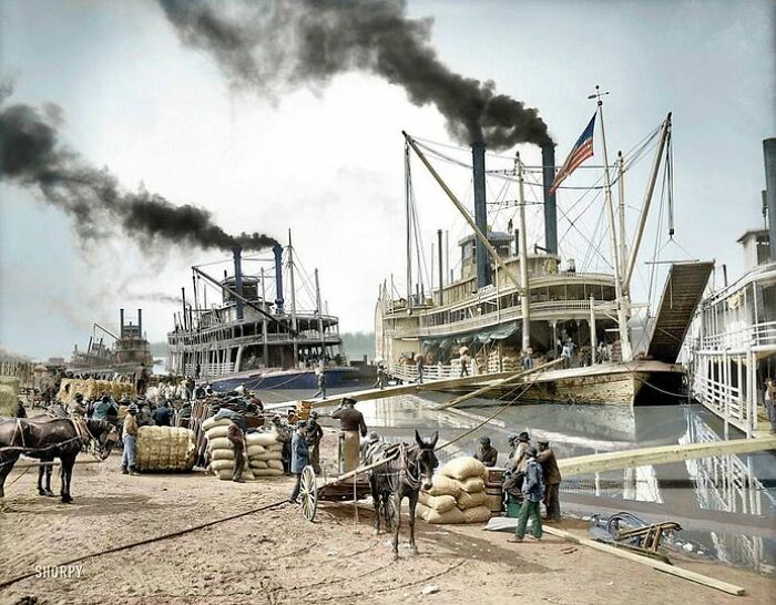Loading Cargo At The Steamboat Landing Of Vicksburg, Mississippi On The Mississippi River (1906)