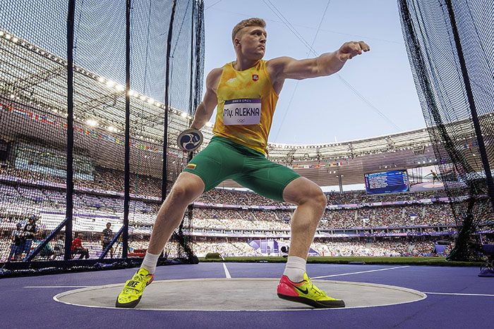 Olympic Discus Throw Record, Which Stood For 20 Years, Gets Broken By Previous Record Holder’s Son Olympic Discus Throw Record, Which Stood For 20 Years, Gets Broken By Previous Record Holder’s Son