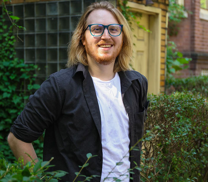 People Online Can&rsquo;t Get Enough Of Guy Who Rented A Billboard With A Humorous Ad To Get A Date