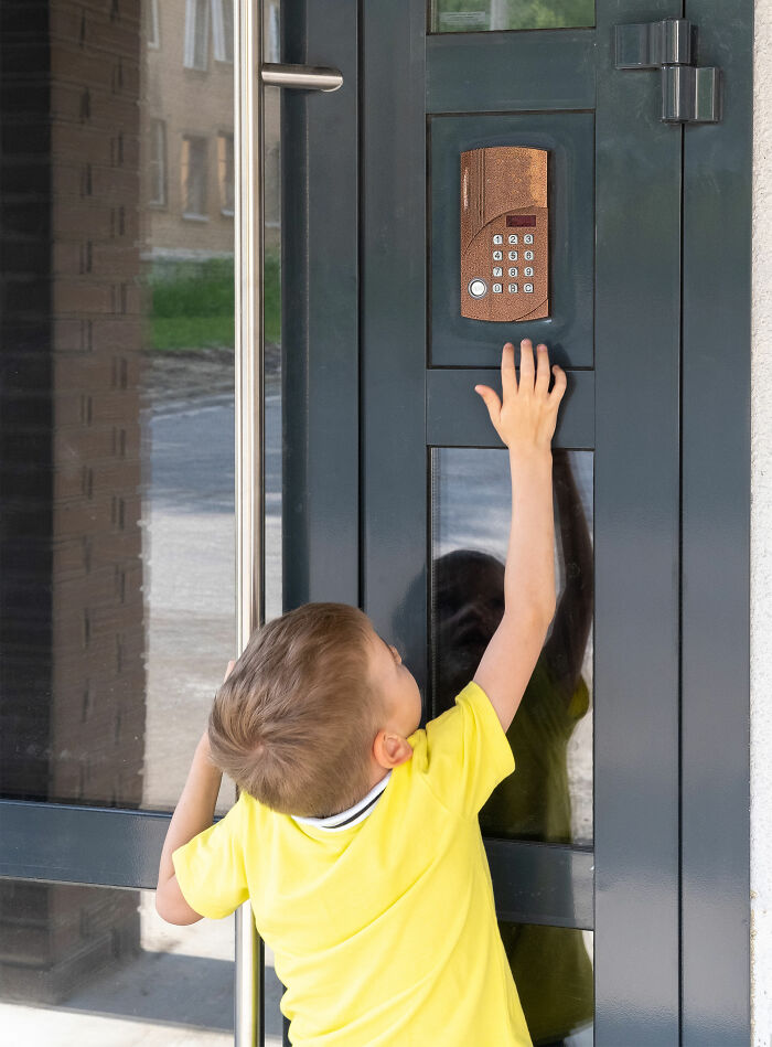 30 Things That Were Considered Normal Back In The Day, But Would Be Frowned Upon Today