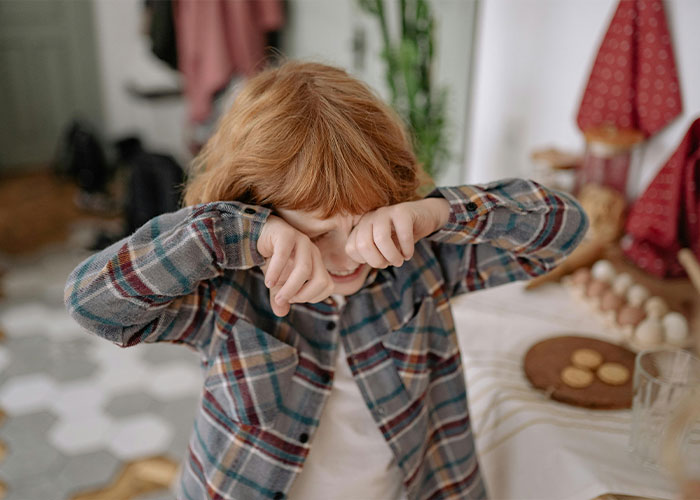 “My Stepdad Catfished Me”: 45 Deeply Disturbing Experiences That Left People Struggling