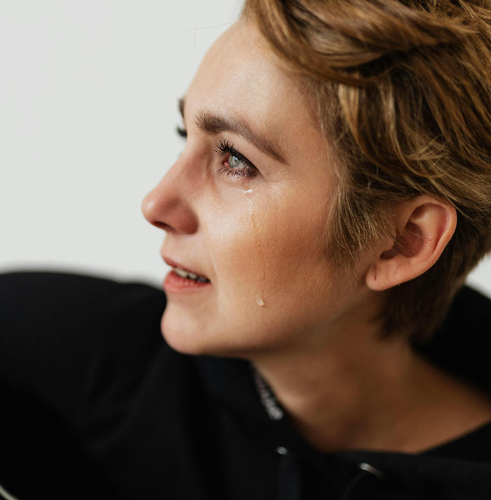 “I Will Never Forgive Myself”: 30 People Reveal Their Biggest Regret In Life