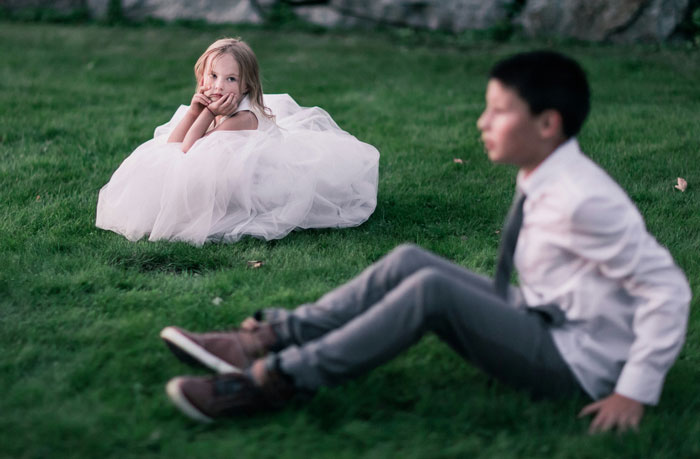 Drama Ensues After Woman Finds Out About A Wedding Gift Her Brother Got For Sister Drama Ensues After Woman Finds Out About A Wedding Gift Her Brother Got For Sister