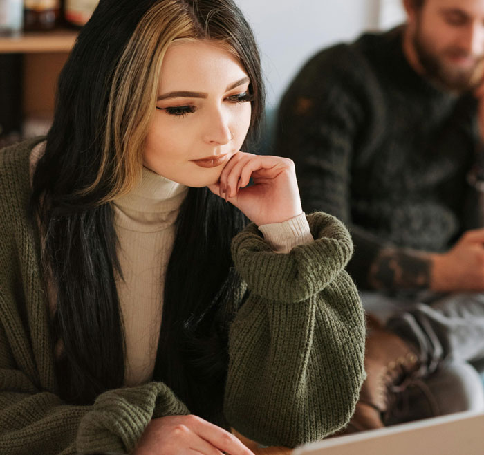 Man Doesn’t Understand Why GF Is Upset He Wants Her Out Of The House, Gets A Reality Check Man Doesn’t Understand Why GF Is Upset He Wants Her Out Of The House, Gets A Reality Check