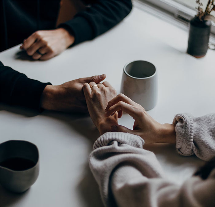 &ldquo;Inconsiderate, Insecure, Pompous&rdquo;: Brother's Thoughtless Gift Leads To Showdown At Dinner