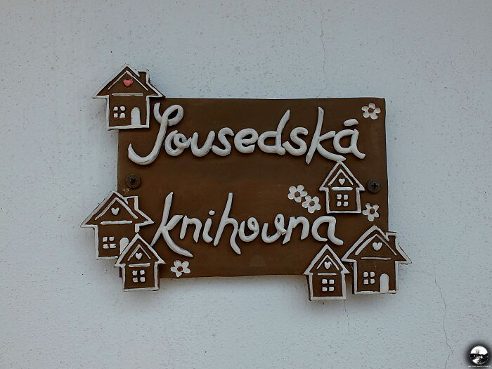 In A Bookworm&rsquo;s Paradise: A Cozy Neighborhood Library In The Czech Republic