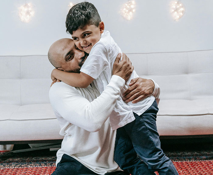 Single Dad Struggles To Make Ends Meet, 7 Y.O. Saves Up And Takes Them Both To Golden Corral Single Dad Struggles To Make Ends Meet, 7 Y.O. Saves Up And Takes Them Both To Golden Corral