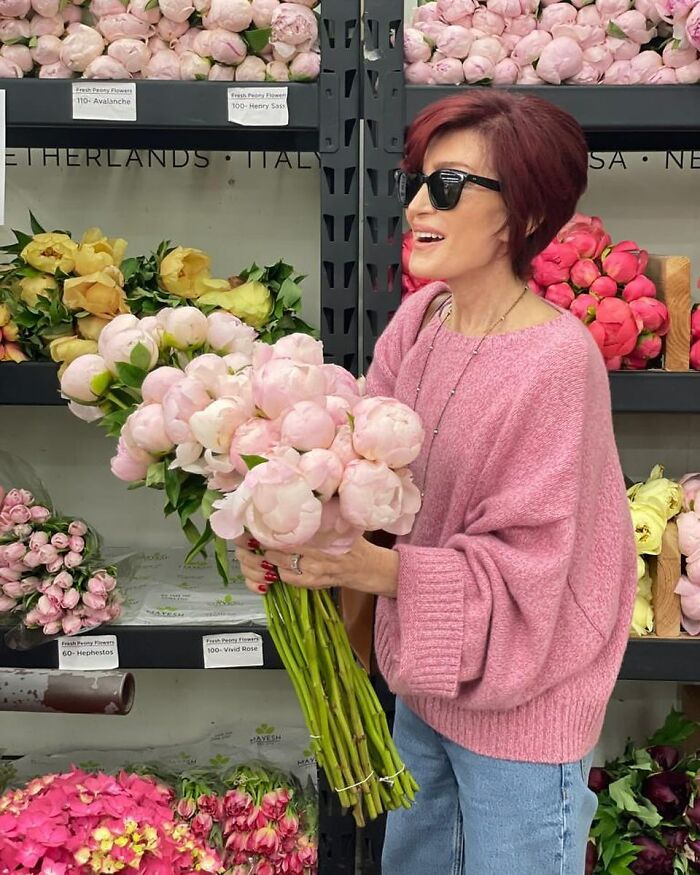 “She’s Gone Too Far”: Sharon Osbourne Fans Left Speechless By Her New Look “She’s Gone Too Far”: Sharon Osbourne Fans Left Speechless By Her New Look