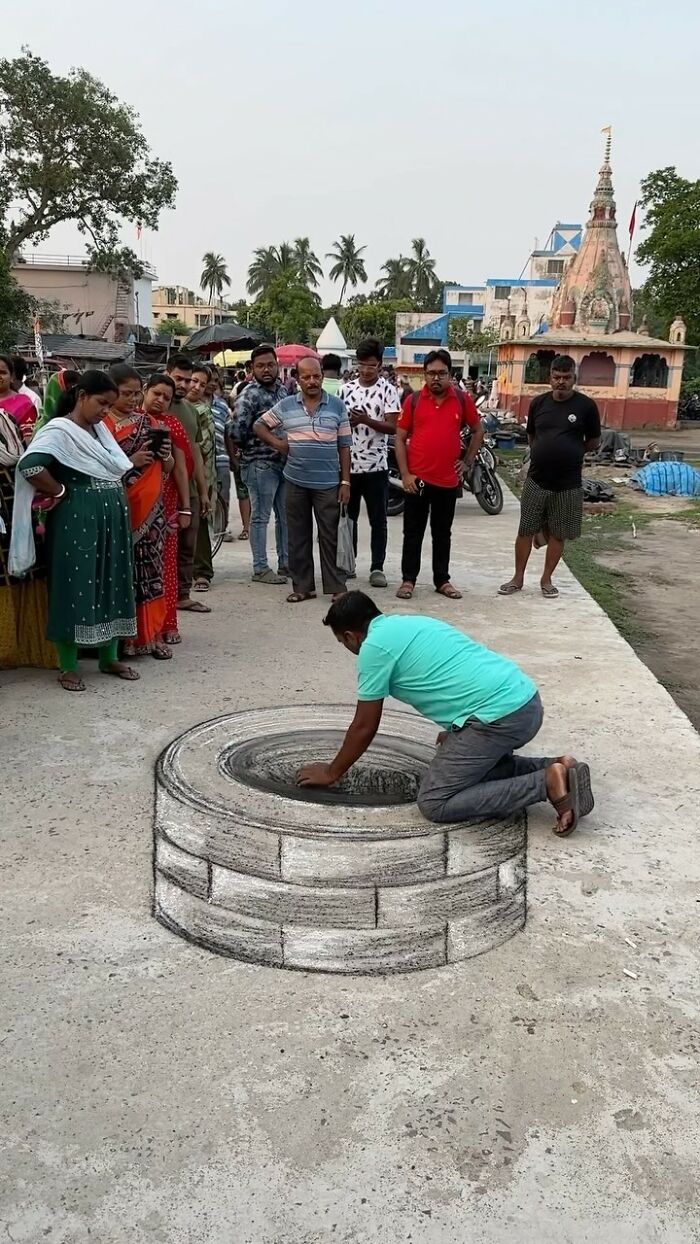 Art Teacher Entertains His Neighborhood With Fun 3D Street Art Made With Chalk (31 Pics)