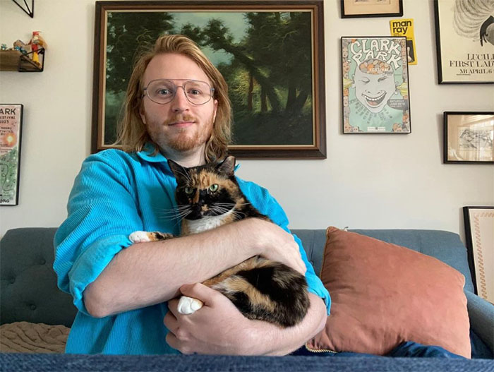 People Online Can&rsquo;t Get Enough Of Guy Who Rented A Billboard With A Humorous Ad To Get A Date